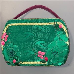 Fun green purse with cool designs! Got this in SLC, UT. 👛 Selling it for $10!